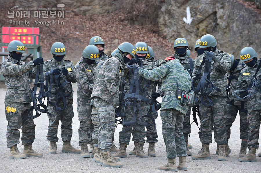 해병대 신병 1265기 2교육대 극기주 유격2_0648.jpg