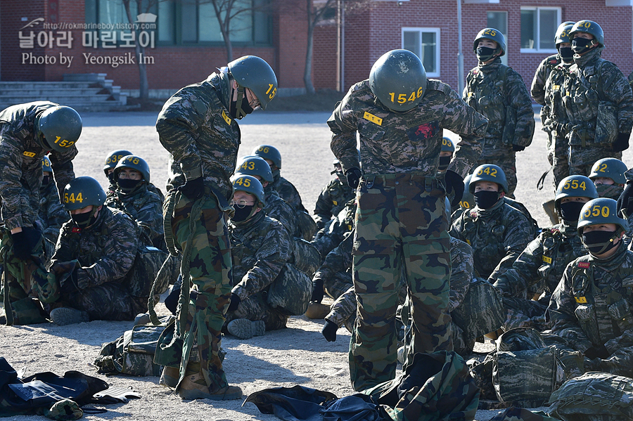 해병대 신병 1265기 1교육대 3주차 화생방 35_8215.jpg