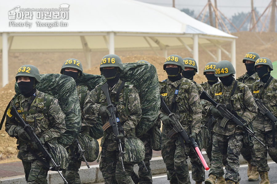 해병대 신병 1265기 2교육대 극기주 빨간명찰수여식_1319.jpg