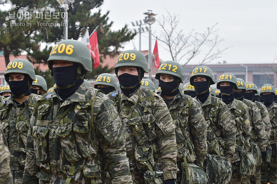 해병대 신병 1265기 2교육대 극기주 빨간명찰수여식_1421.jpg