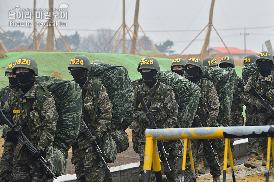 해병대 신병 1265기 2교육대 극기주 빨간명찰수여식_1337.jpg