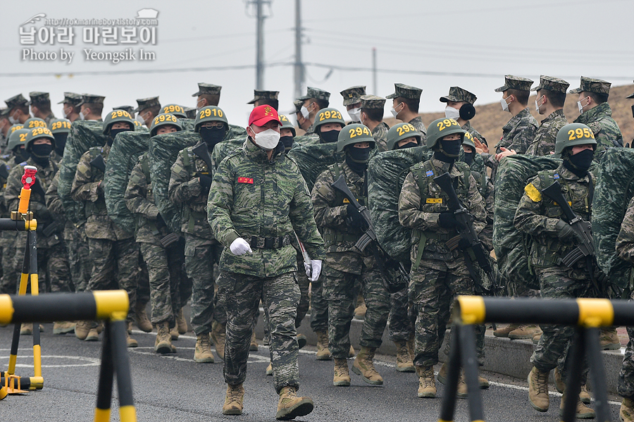 해병대 신병 1265기 2교육대 극기주 빨간명찰수여식_1332.jpg