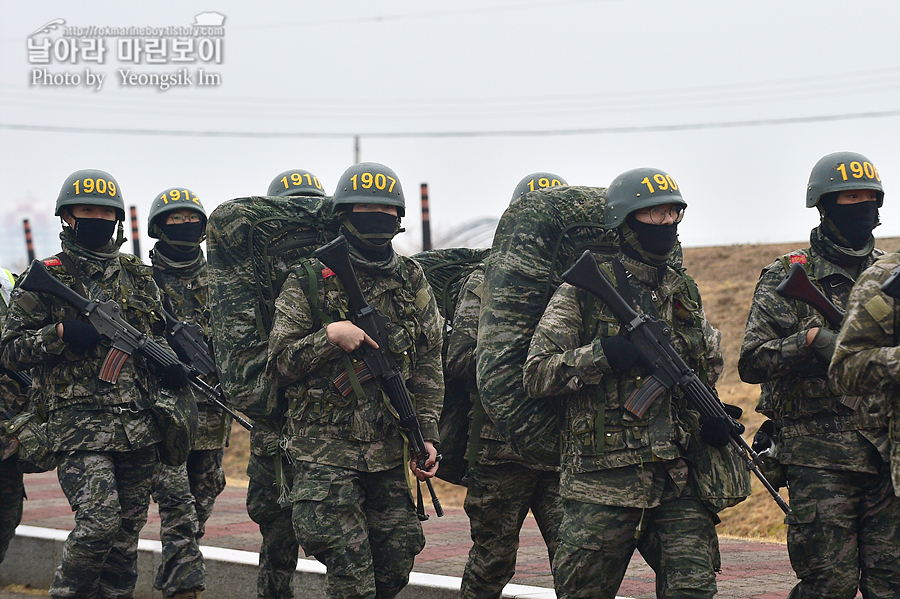 해병대 신병 1265기 1교육대 극기주 빨간명찰수여식_1255.jpg