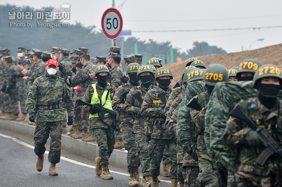 해병대 신병 1265기 2교육대 극기주 빨간명찰수여식_1316.jpg