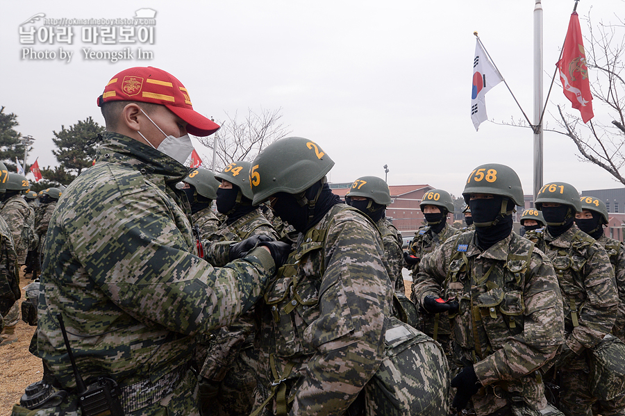 해병대 신병 1265기 2교육대 극기주 빨간명찰수여식_7563.jpg