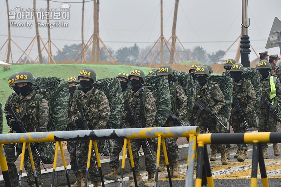 해병대 신병 1265기 2교육대 극기주 빨간명찰수여식_1341.jpg