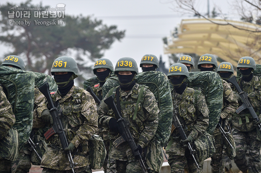 해병대 신병 1265기 1교육대 극기주 빨간명찰수여식_1234.jpg