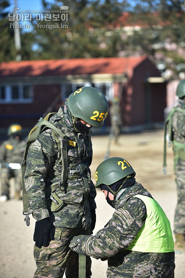 해병대 신병 1265기 2교육대 3주차 공수기초훈련_9072.jpg