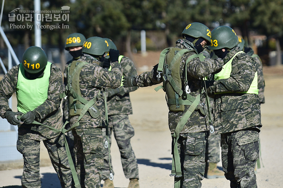 해병대 신병 1265기 2교육대 3주차 공수기초훈련_9042.jpg