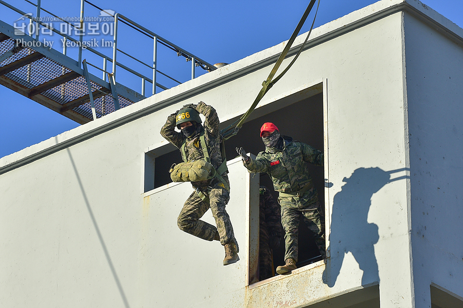 해병대 신병 1265기 2교육대 3주차 공수기초훈련_9275.jpg