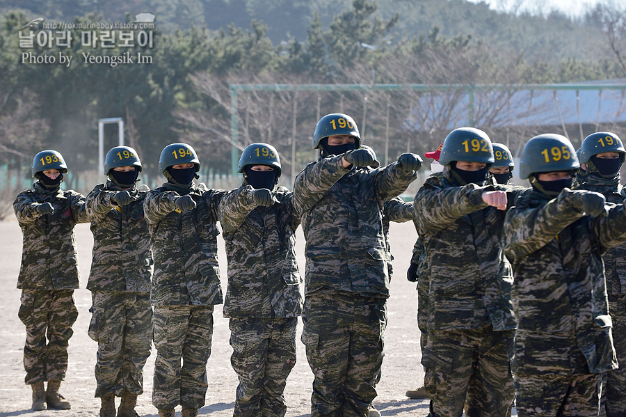 해병대 신병 1265기 1교육대 3주차 참호목봉_8877.jpg