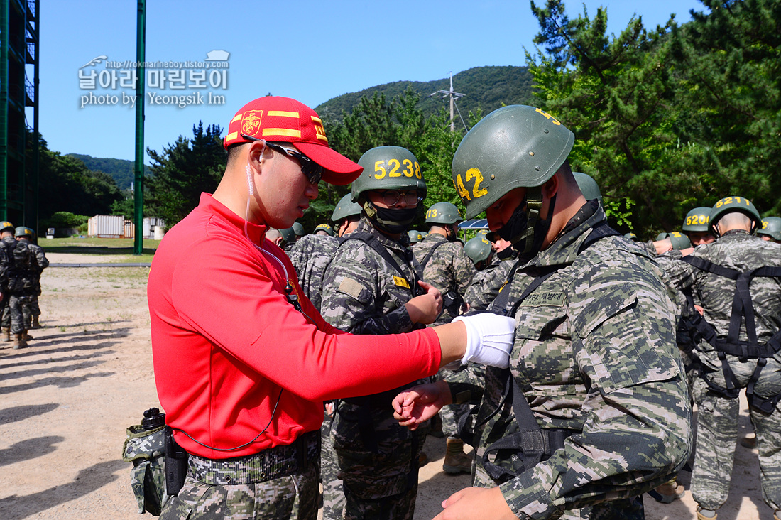 해병대 신병 1260기 5교육대 극기주 유격 2_1927.jpg