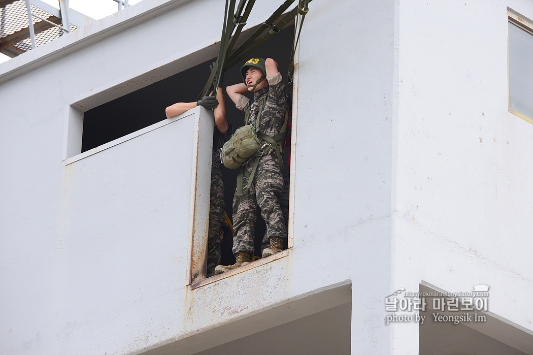 해병대 신병 1260기 3교육대 4주차 공수기초 사진 임영식 5_1073.jpg