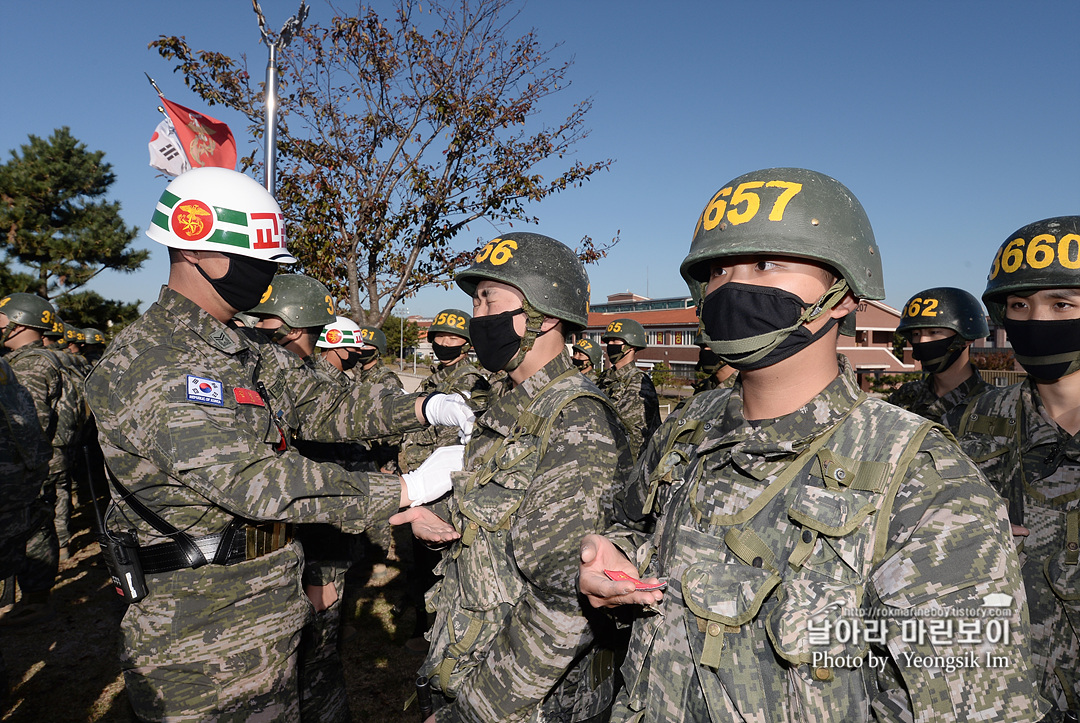 해병대 신병 1262기 3 빨간명찰수여식_8075.jpg