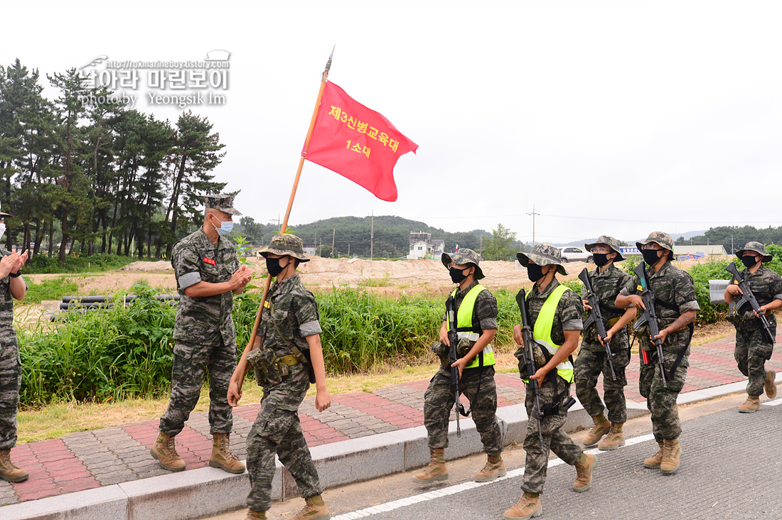 해병대 신병 1260기 빨간명찰수여식 0_1745.jpg