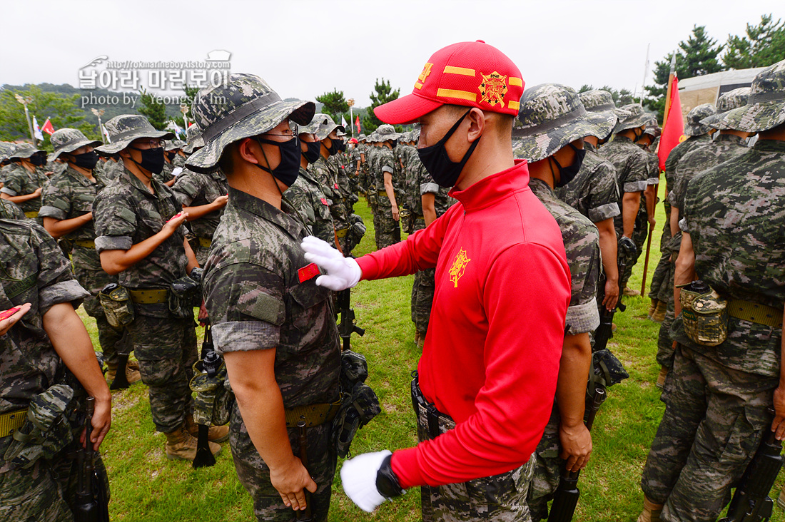 해병대 신병 1260기 빨간명찰수여식 5_1824_1.jpg