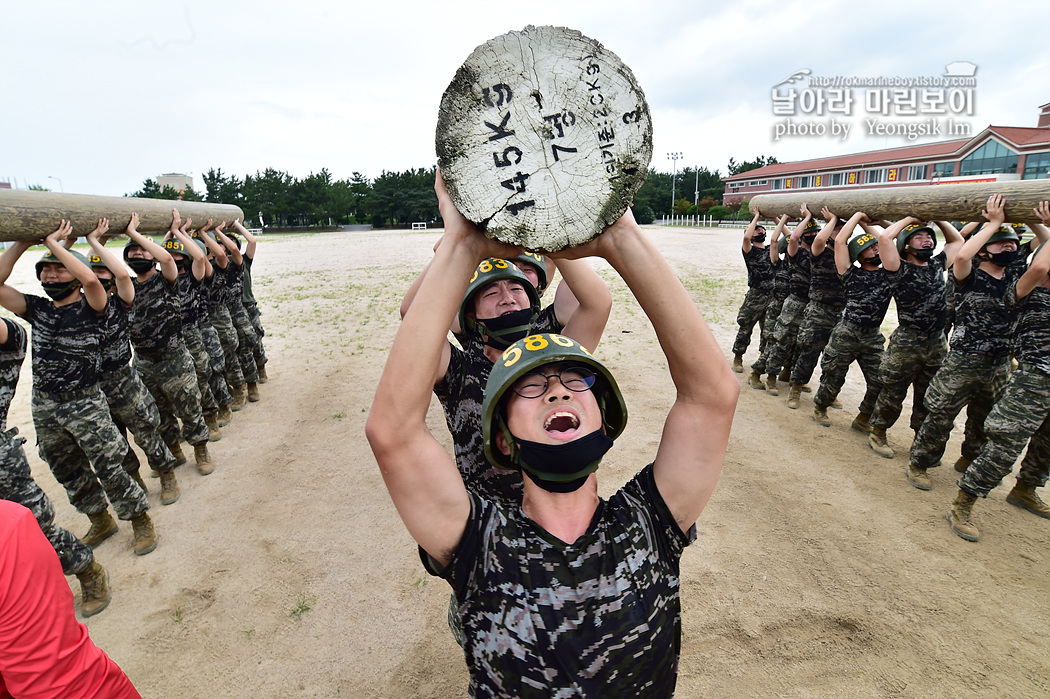 해병대 신병 1260기 5교육대 4주차 목봉장애물 사진 임영식 8_9895.jpg