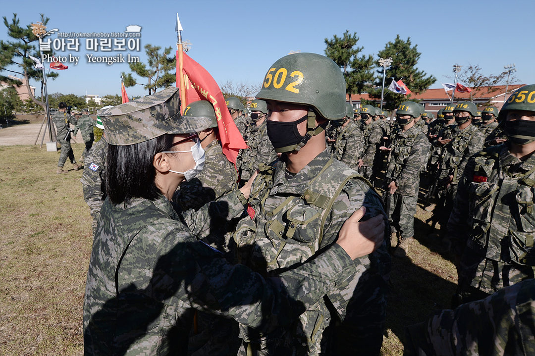 해병대 신병 1262기 5 빨간명찰수여식_8111.jpg