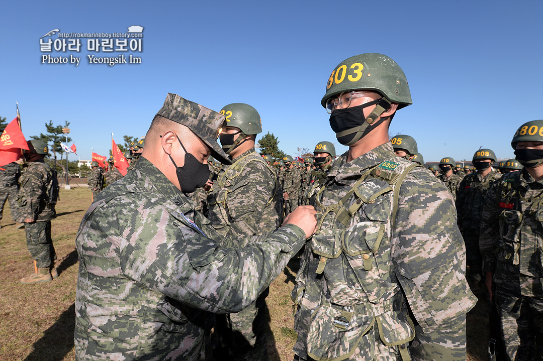 해병대 신병 1262기 5 빨간명찰수여식_8119.jpg