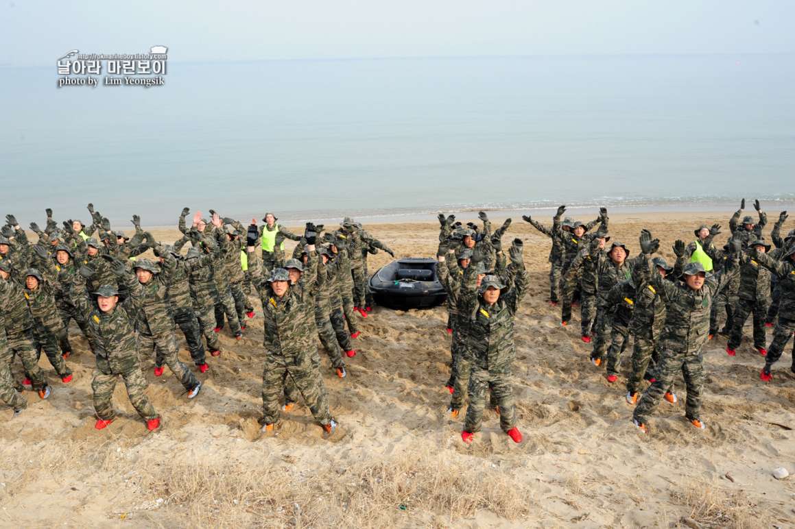 해병대 신병 1252기 4주차 5교육대 해상돌격_0001_3.jpg