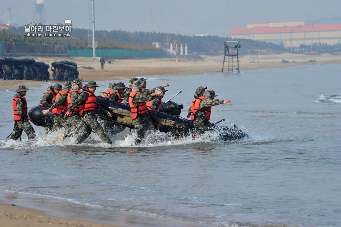 해병대 신병 1252기 4주차 5교육대 해상돌격_0256.jpg