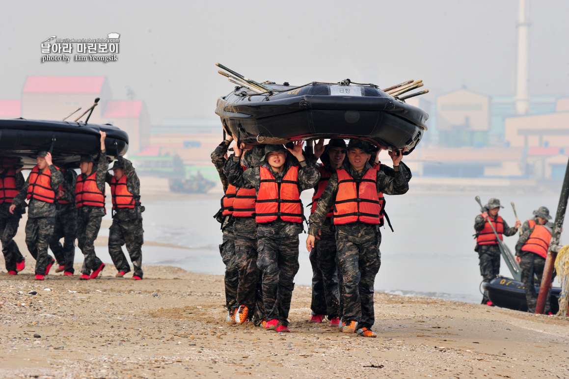 해병대 신병 1252기 4주차 5교육대 해상돌격_0148.jpg