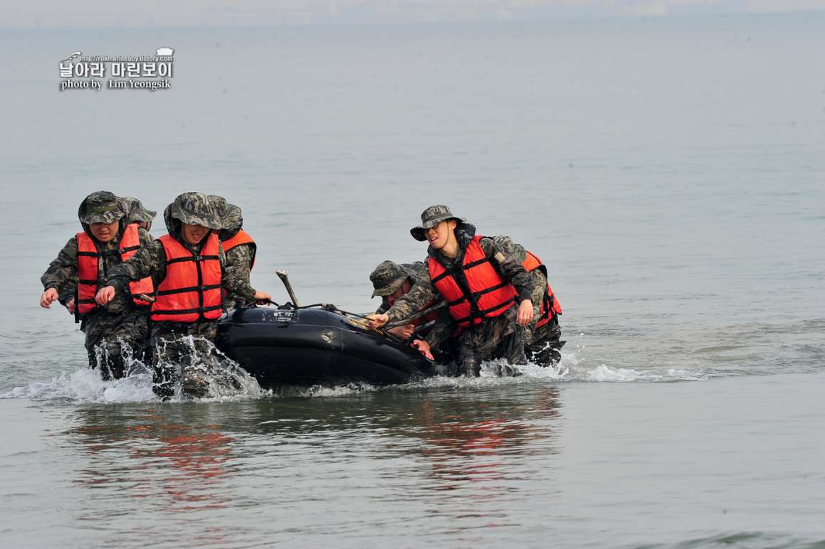 해병대 신병 1252기 4주차 5교육대 해상돌격_0184.jpg