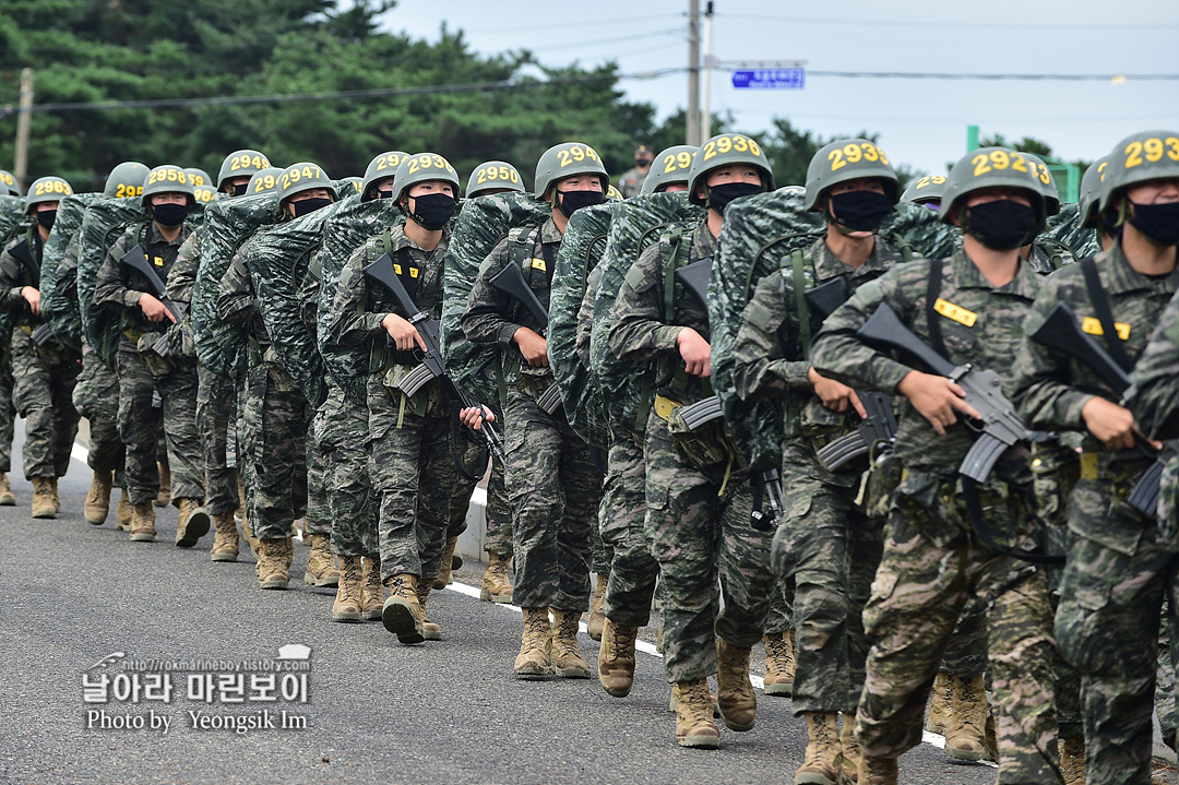 해병대 신병 1261기 빨간명찰수여식_8822.jpg