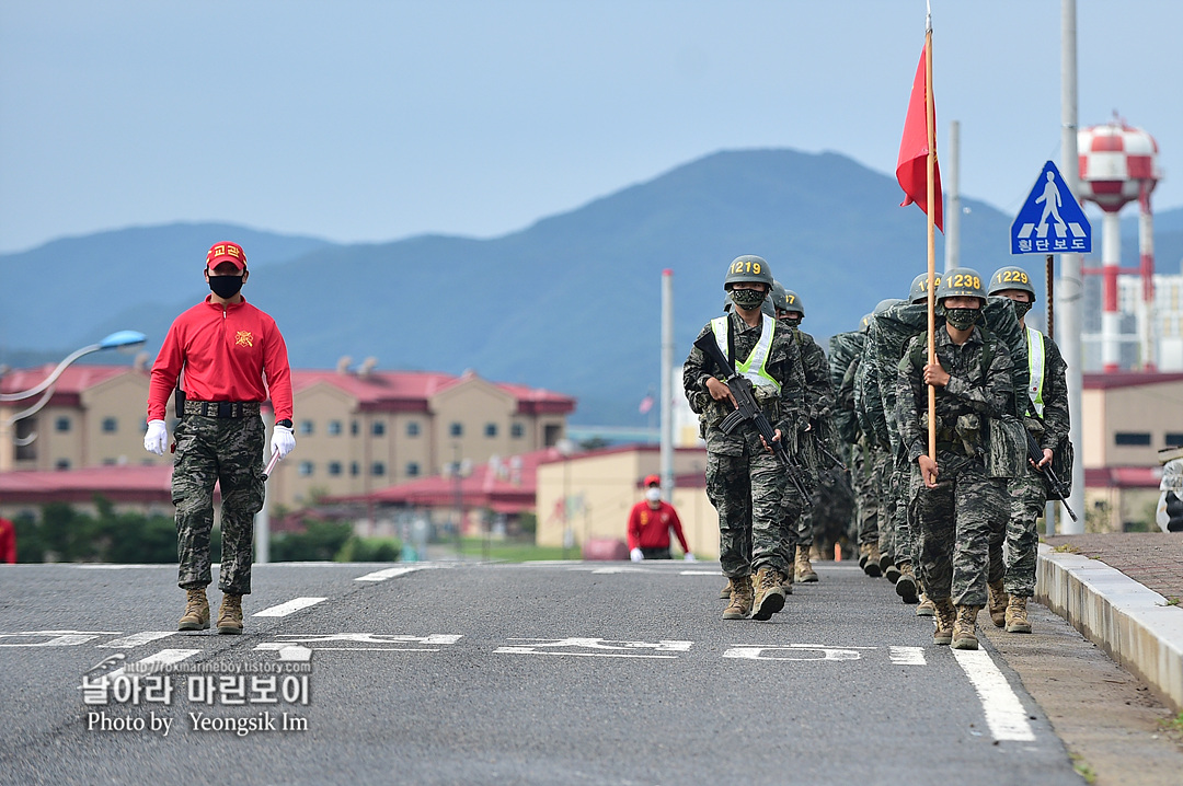 해병대 신병 1261기 빨간명찰수여식_8753.jpg