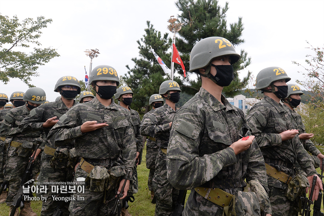 해병대 신병 1261기 빨간명찰수여식_8871_7.jpg