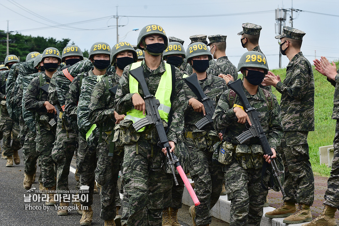 해병대 신병 1261기 빨간명찰수여식_8820.jpg