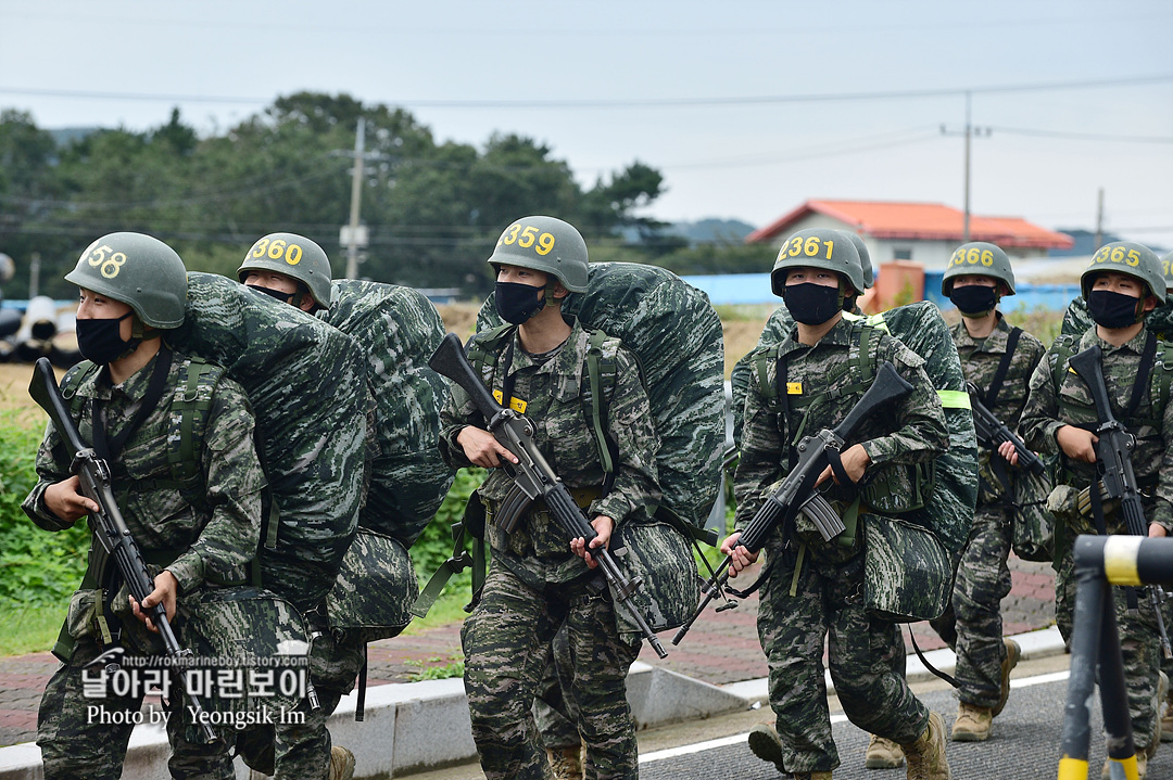 해병대 신병 1261기 빨간명찰수여식_8801.jpg