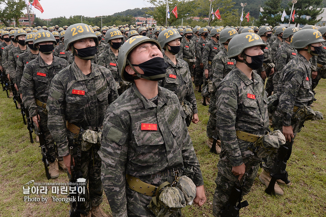 해병대 신병 1261기 빨간명찰수여식_8876_5.jpg