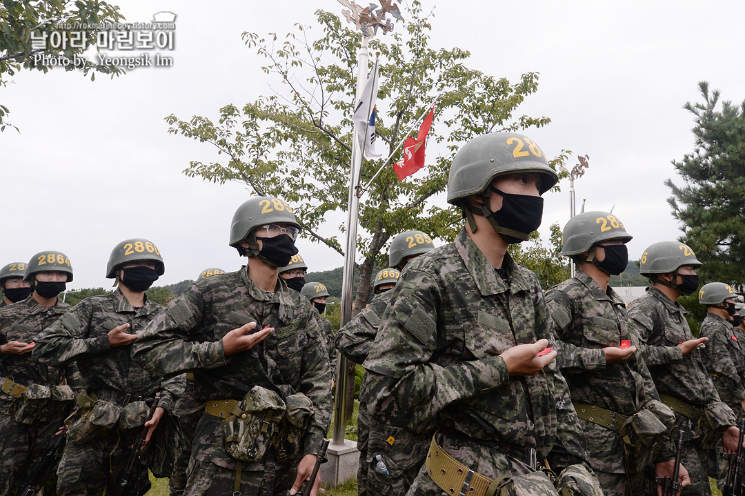 해병대 신병 1261기 빨간명찰수여식_8871_11.jpg