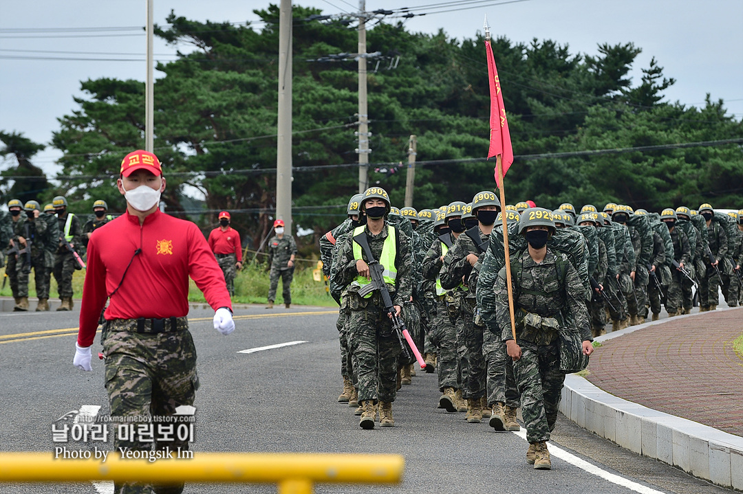 해병대 신병 1261기 빨간명찰수여식_8815.jpg